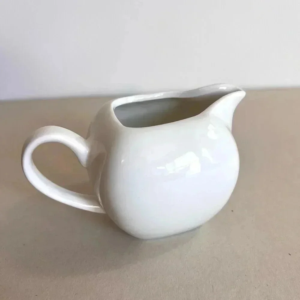 Domain White Glossy Ceramic Gravy Sauce Serving Boat Pourer Dish with Handle‎